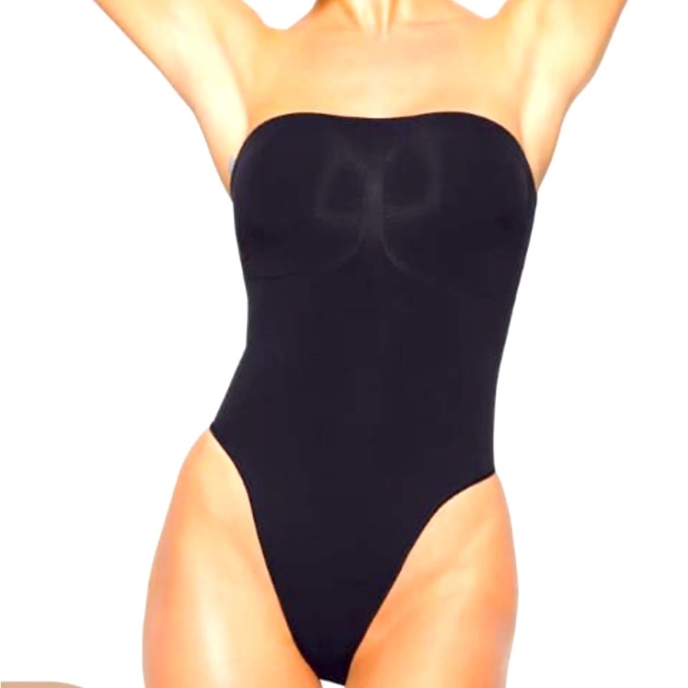 NWOT SKIMS SEAMLESS SCULPT THONG BODYSUIT